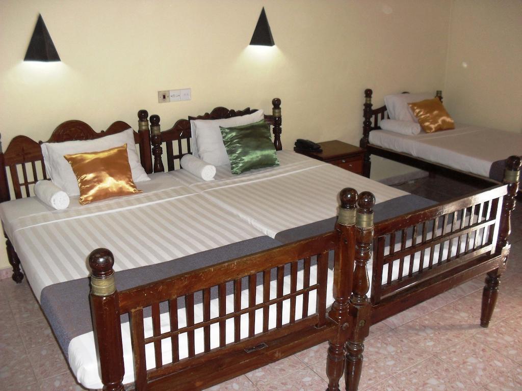 Miltons Beach Resort Унаватуна Номер фото