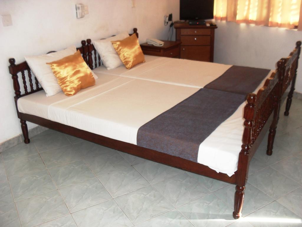 Miltons Beach Resort Унаватуна Номер фото