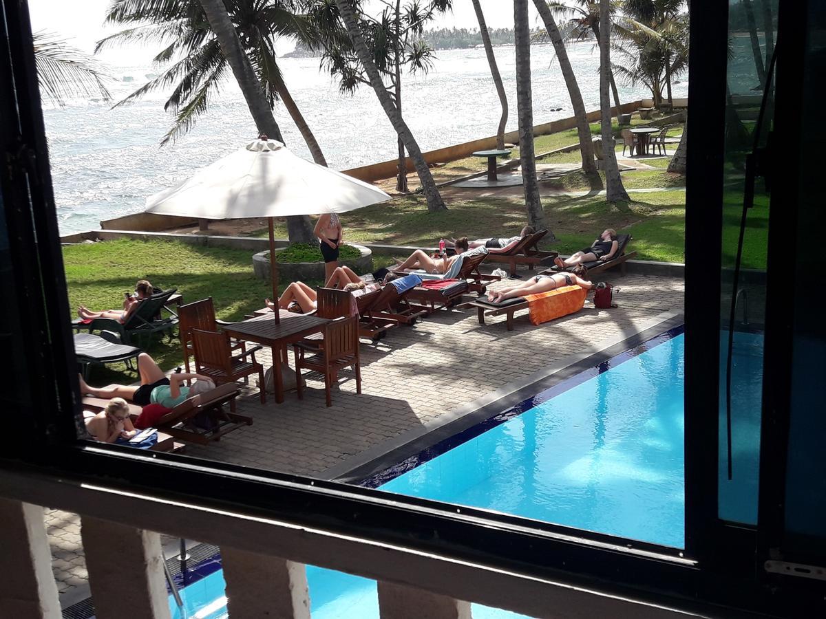Miltons Beach Resort Унаватуна Экстерьер фото