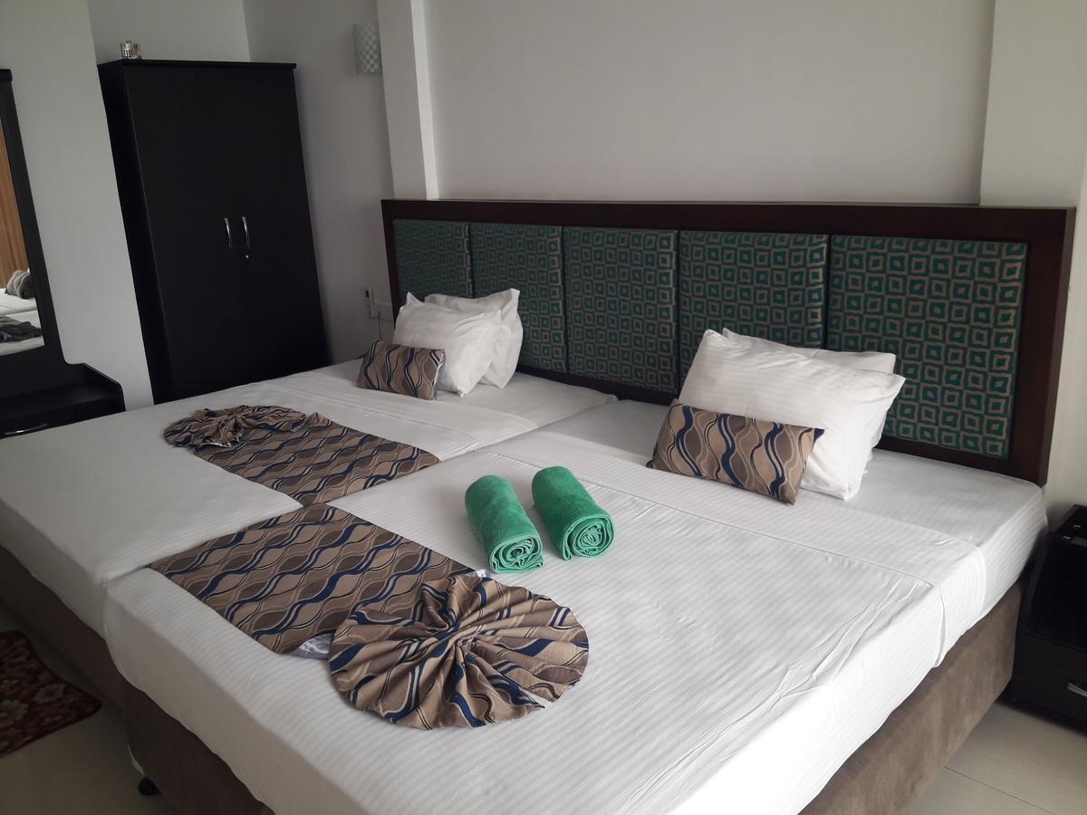 Miltons Beach Resort Унаватуна Экстерьер фото