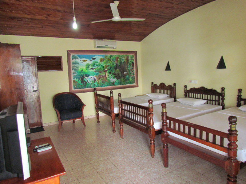 Miltons Beach Resort Унаватуна Экстерьер фото